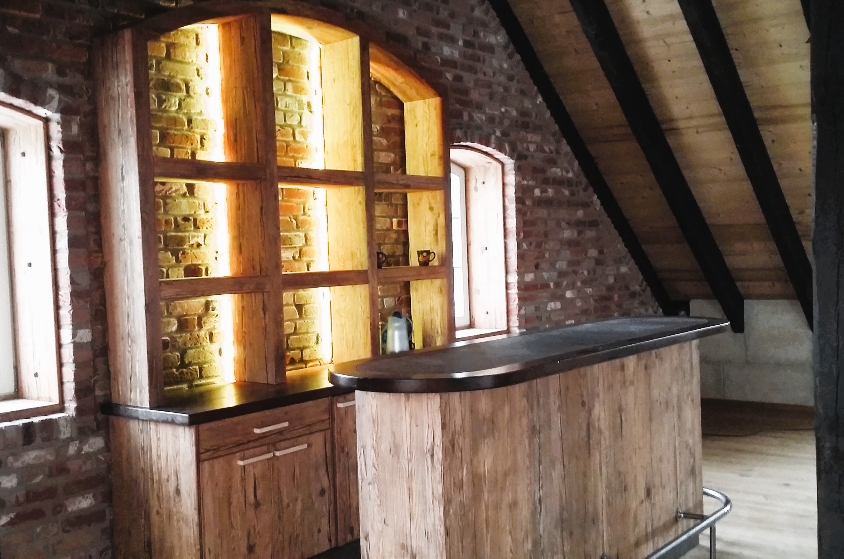 Bar: Tresen und Regal in Oldenburg