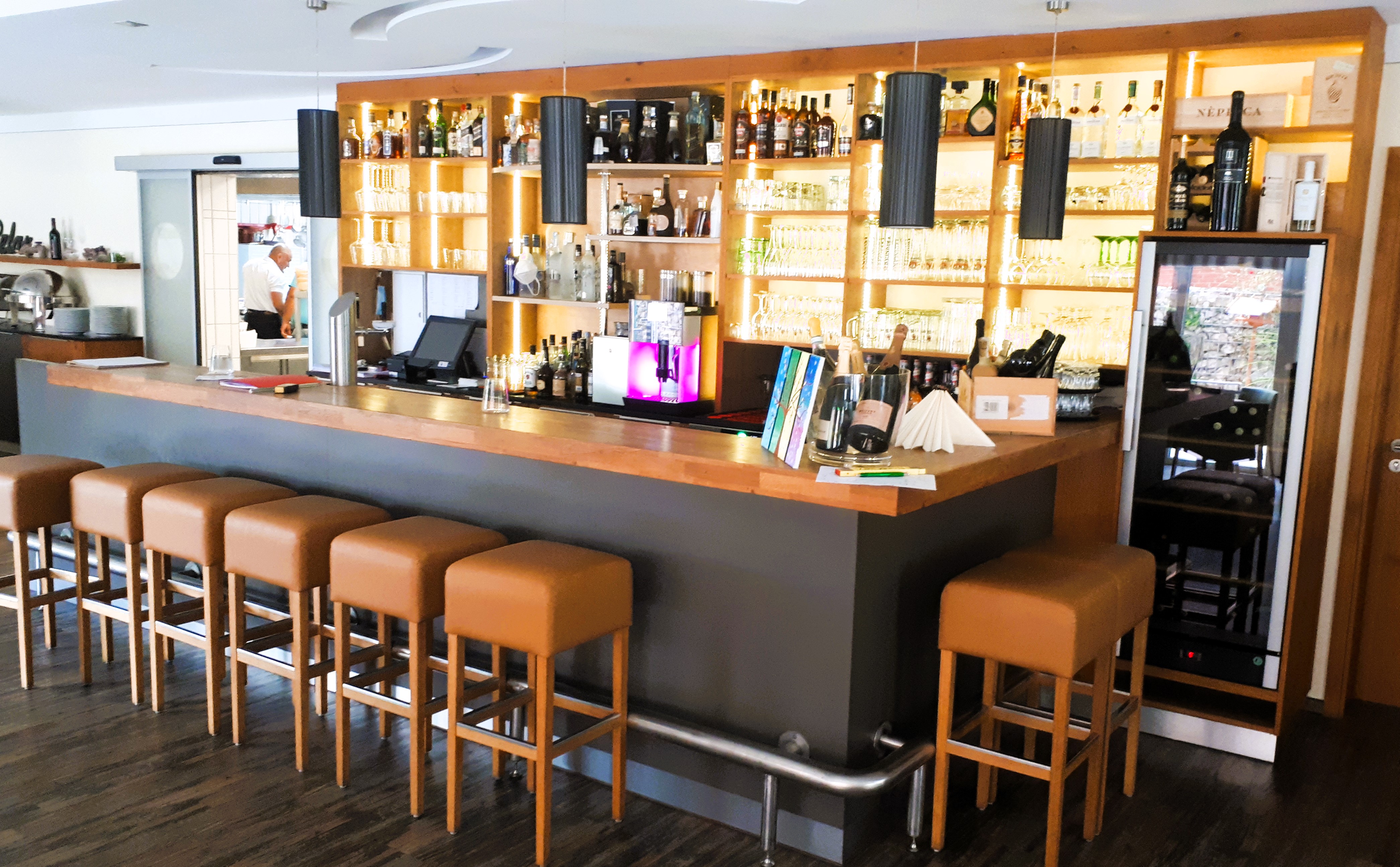 Tresen in einer Bar. 